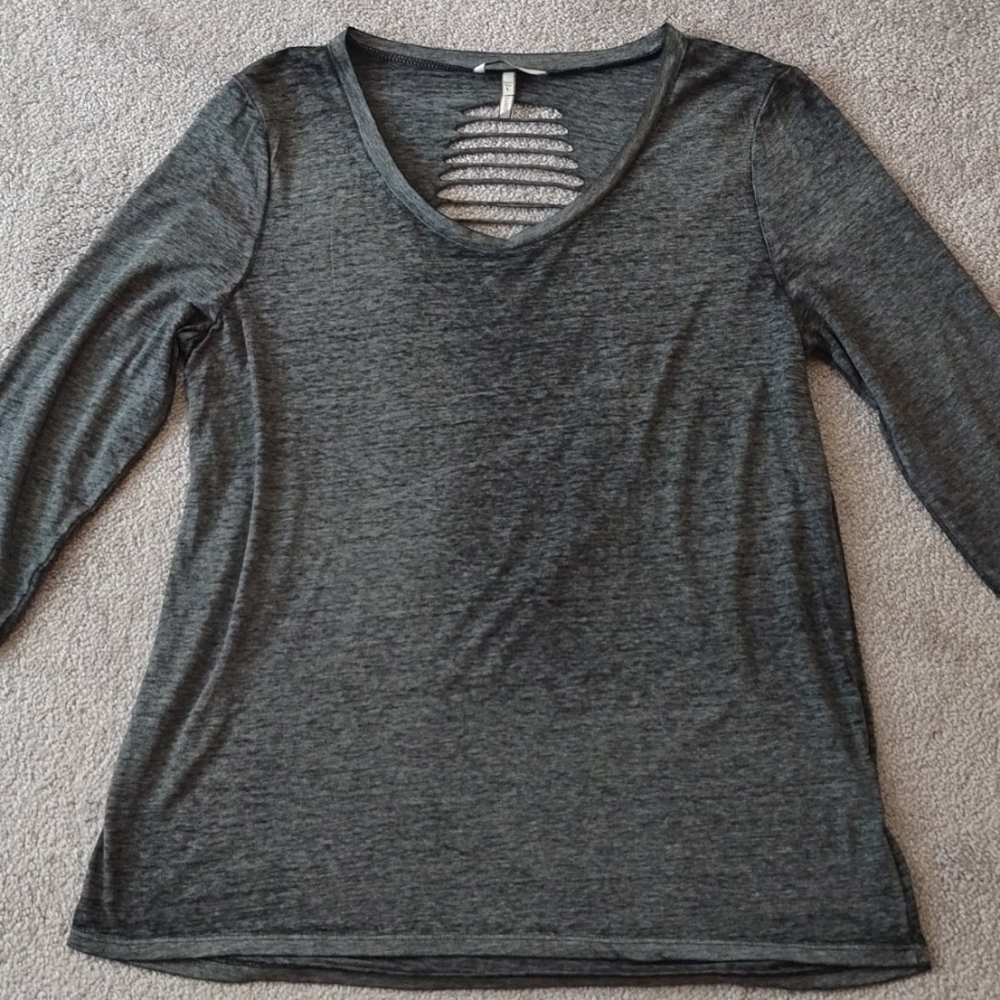 NEW WITHOUT TAGS!!! WOMENS BKE BURNOUT SHIRT